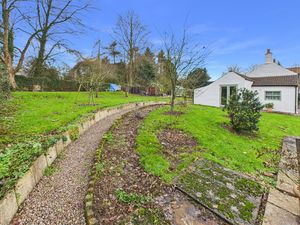 Side Elevation- click for photo gallery